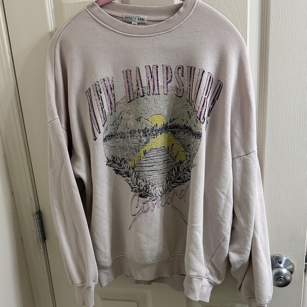 New Hampshire Graphic Women’s  Sweater - light pink- from buckle